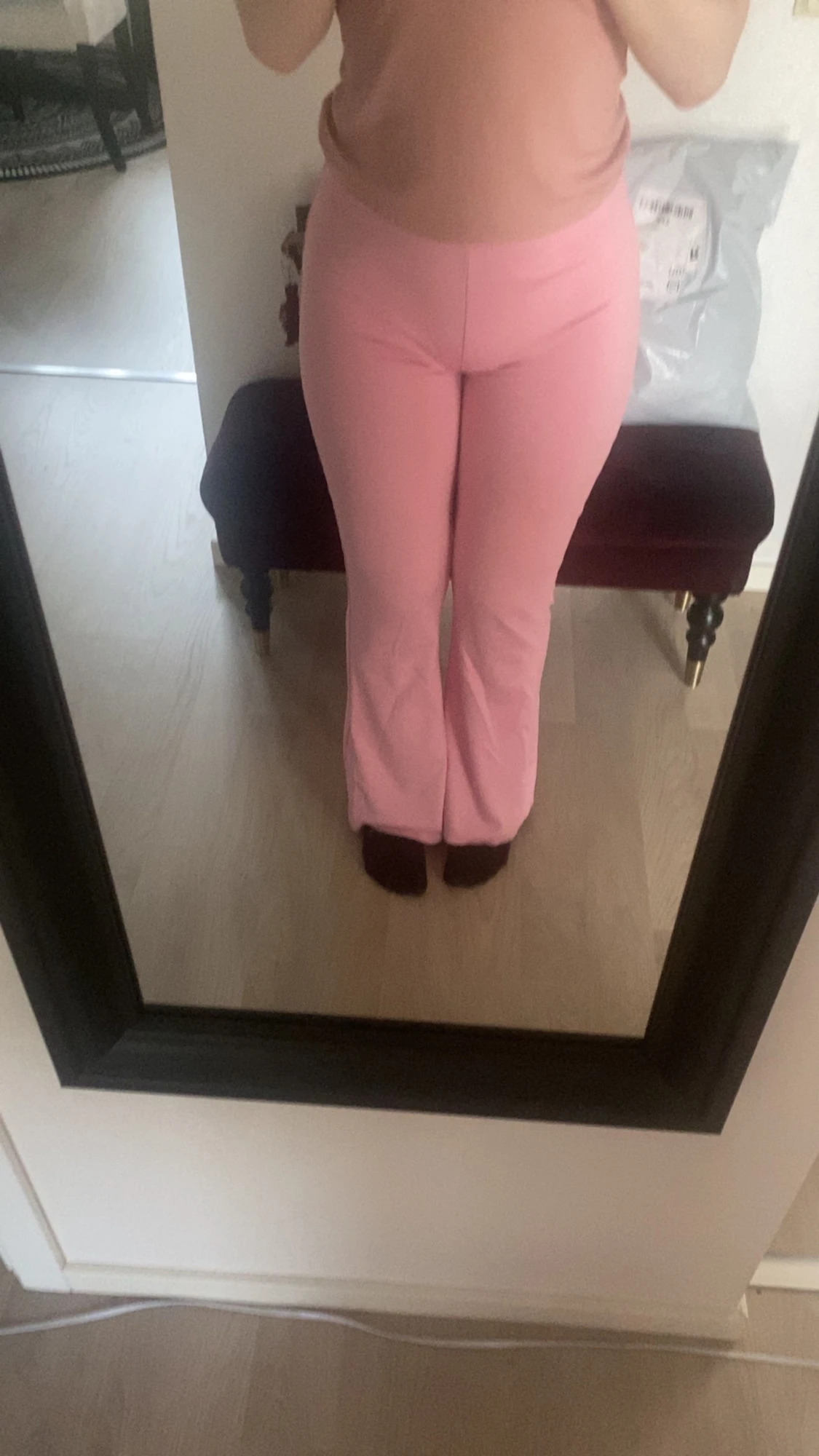 Rosa bootcut byxor med hög midja