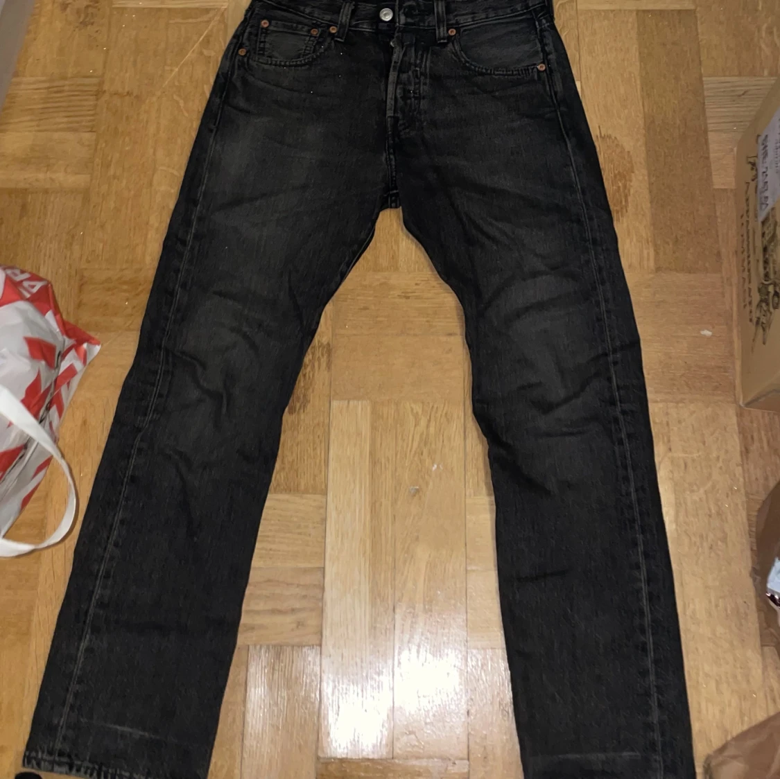 Levi's 501 svarta jeans W27 L28 - 1