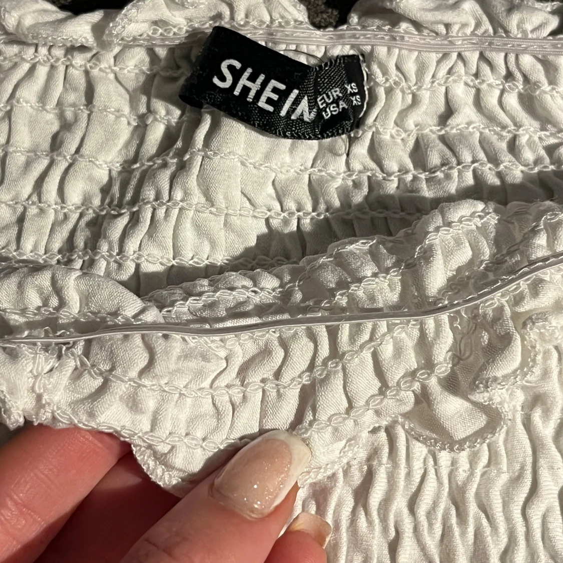 Vit smockad tubtopp från SHEIN - 2