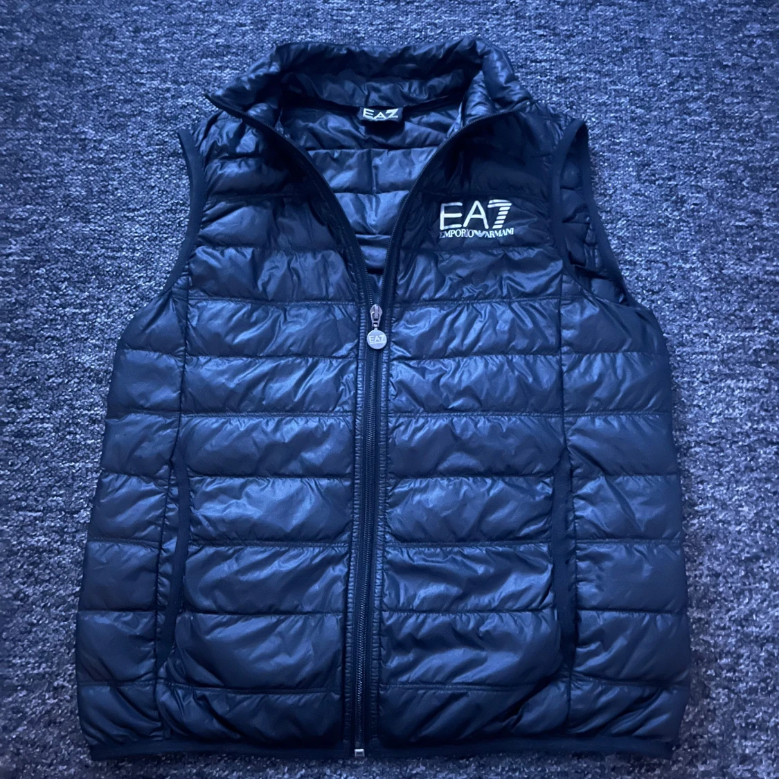 Svart dunväst från EA7 Emporio Armani - 1