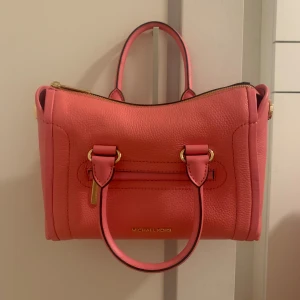 Michael Kors väska ”Carine” i Tea Rose - Ny och oanvänd