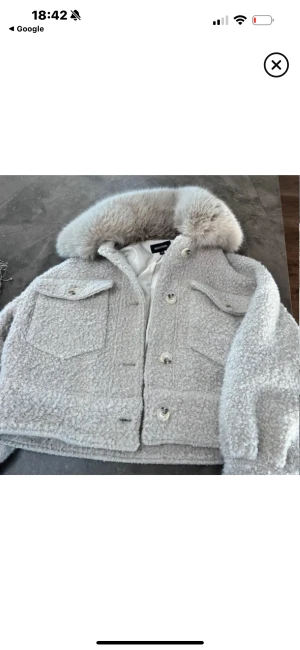 Meotine kappa - Super fin Meotine kappa. Knappt använd. Strl s/m