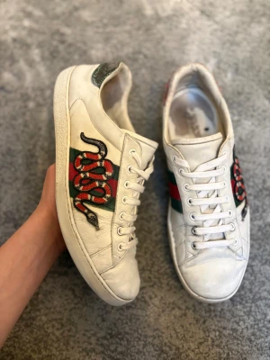 Gucci ace skor  - Skick 6/10 går att använda fint !  Inget OG