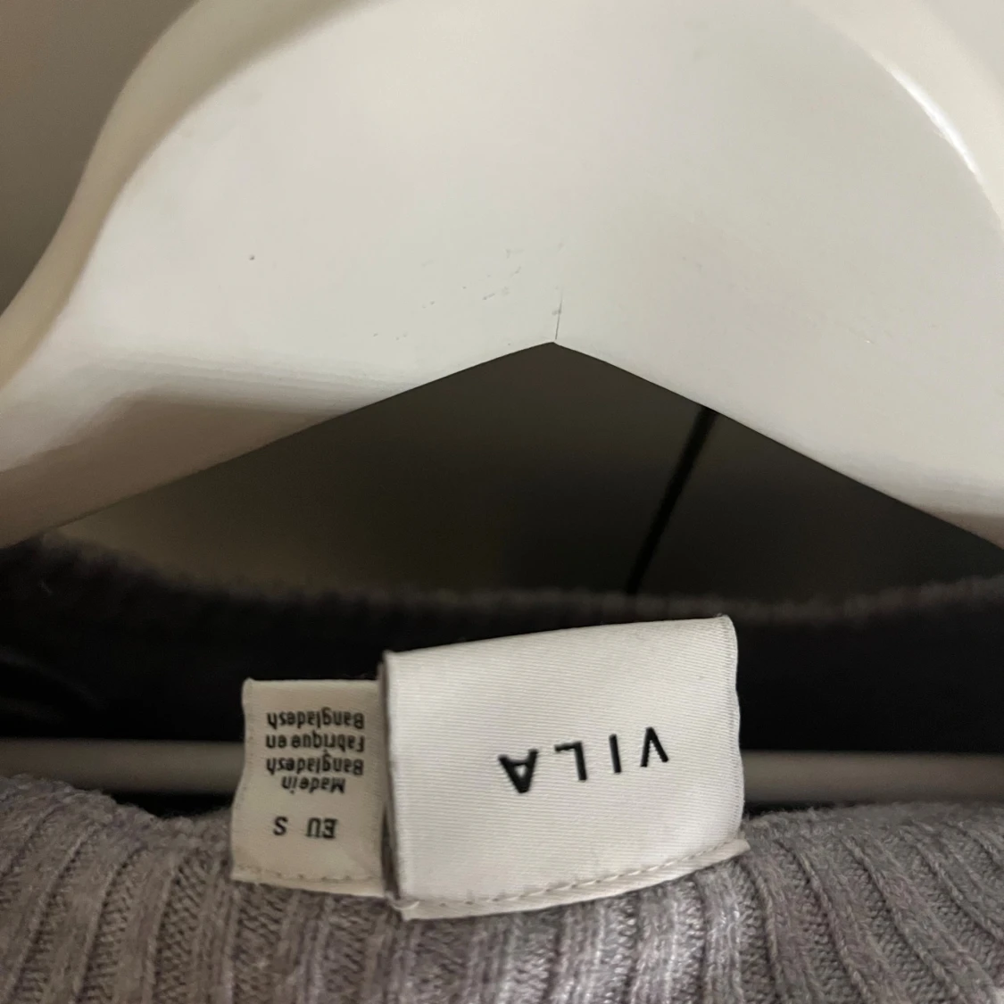 Går stickad tröja - 1