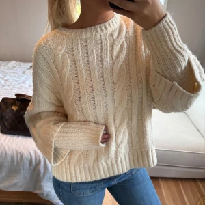 Stickad tröja  - Så snygg stickad tröja!!❣️❣️ 