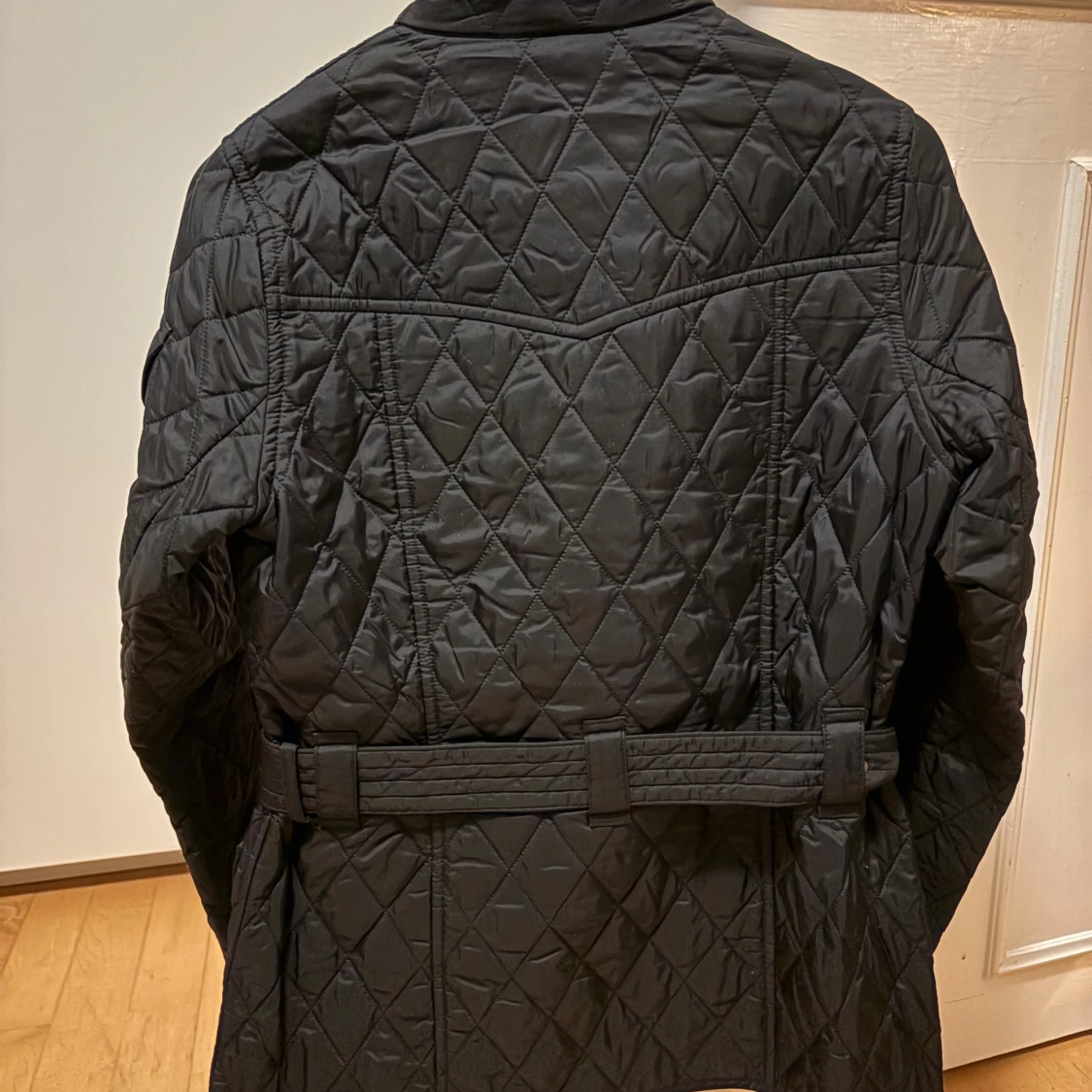 Svart quiltad jacka från Barbour - 1