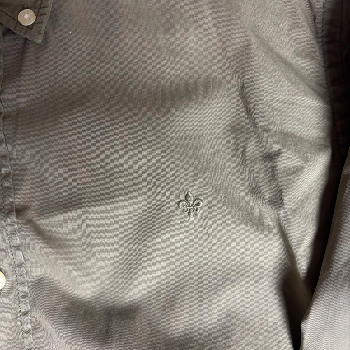 Olivgrön skjorta från Morris M - 2