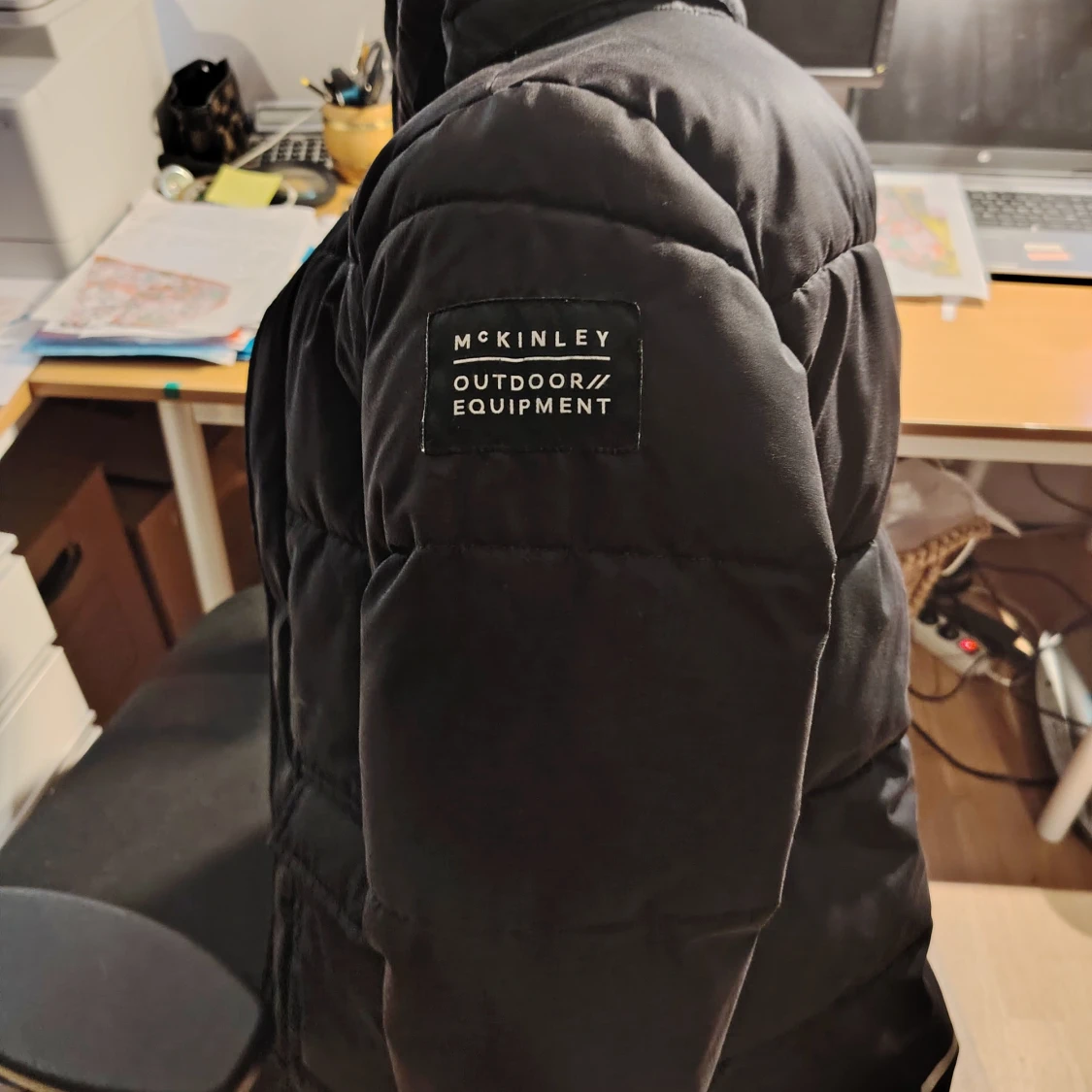 McKinley Svart Vinterjacka med Luva 140 - 1