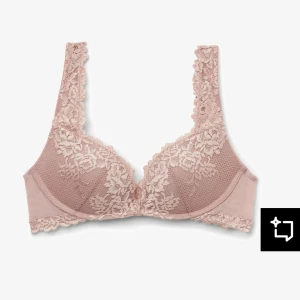 Rosa intimissimi bh - Säljer en rosa intimissimi bh. Den är använd 2 gånger men tvättad och tvättas innan den skickas. Fick den i present. Pris kan absolut diskuteras