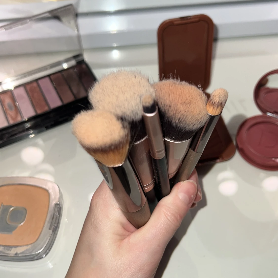 Sminkset med borstar och palett - 3