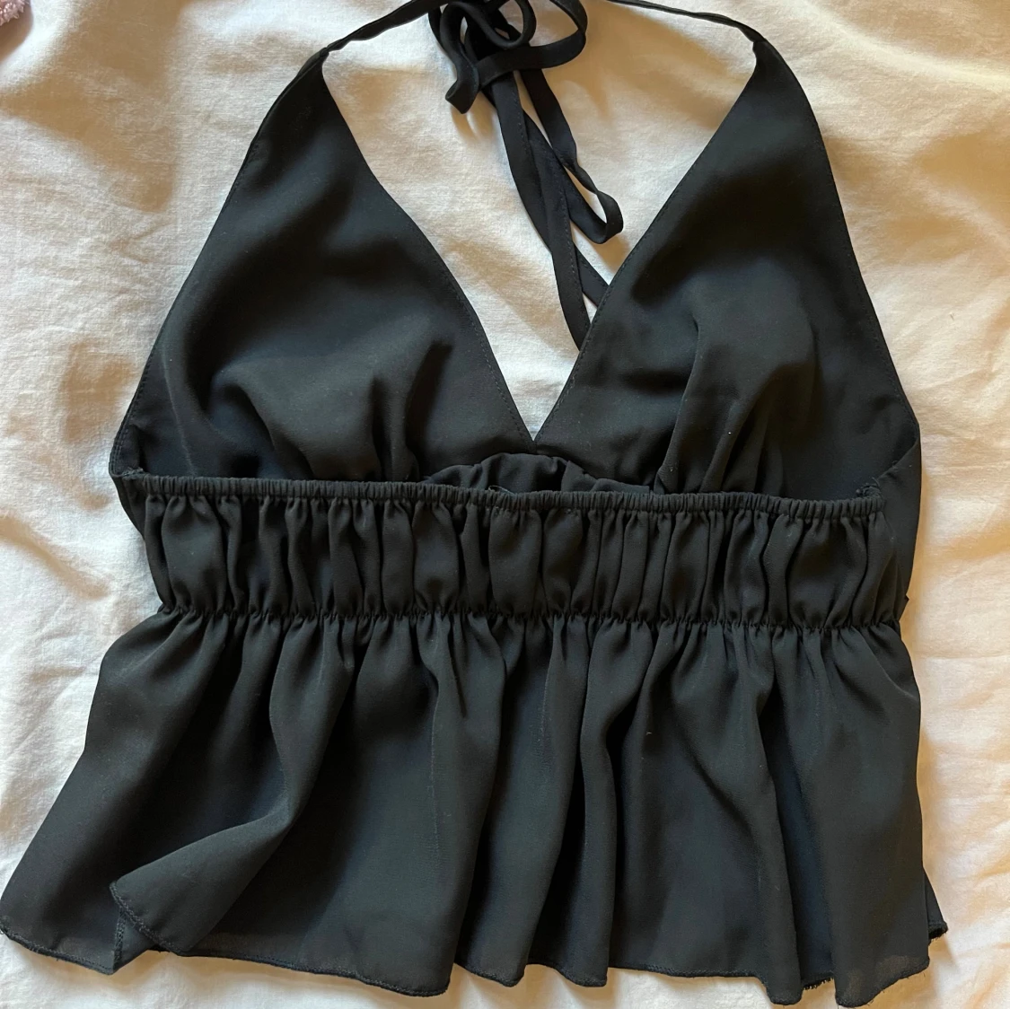 Svart volang linnetopp med knyt - 1