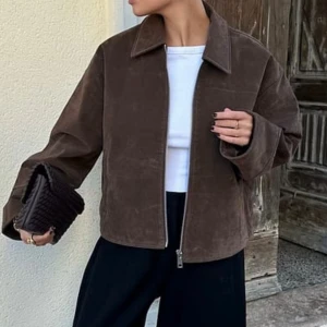 Nakd Jacka  - Jacka från nakd i fuskmocka. Nu med prislapp kvar. Oversize 