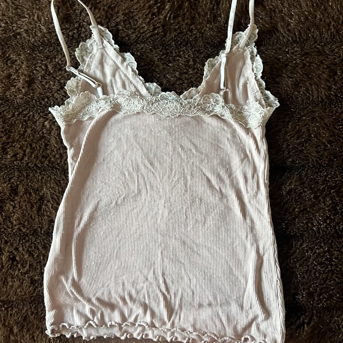 Ljusbeige spetslinnetopp från Amisu - 1