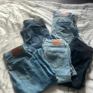 Märkes jeans! - Säljer nu 5 par jeans. 2 Levis 501, 2 replay och ett par diesel skriv för mer information och pris på enskilda. 
