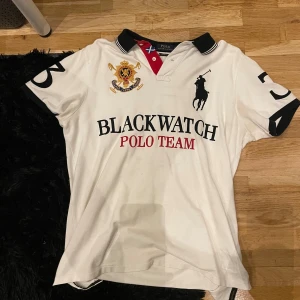 Chief keef polo - Säljer min as feta polo tröja som inte används längre. Den har en svag liten svart fläck på ryggen men syns inte så mycket. Annars är allt som det ska vara
