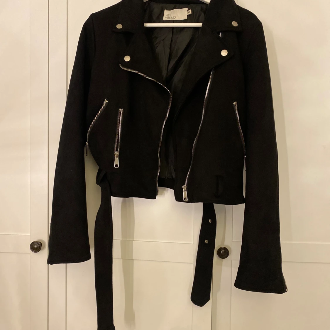Svart bikerjacka från NLY Trend - 1