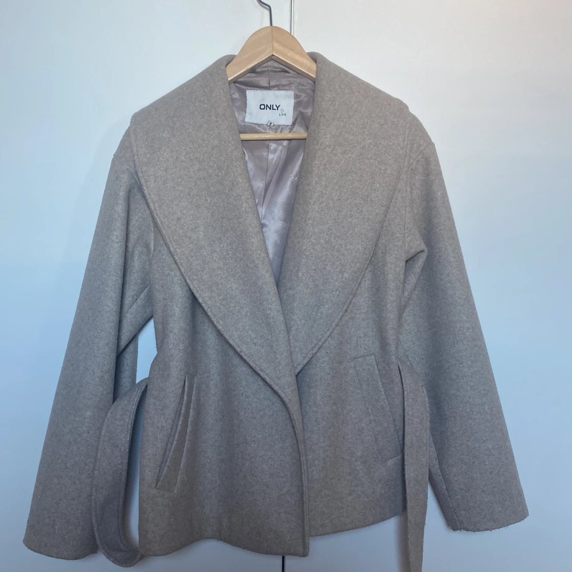 Beige omlott kappa från ONLY - 1