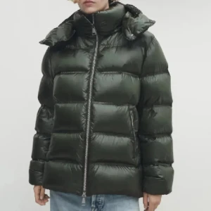 Massimo dutti jacka  - Säljer nu min vinterjacka, den är i storlek xs och väldigt bra i skick! 