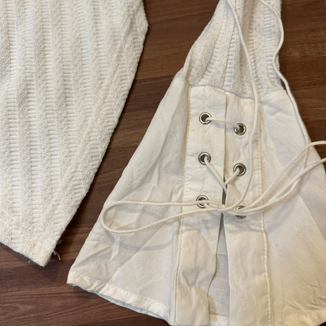 Långärmad topp med snörning - 2