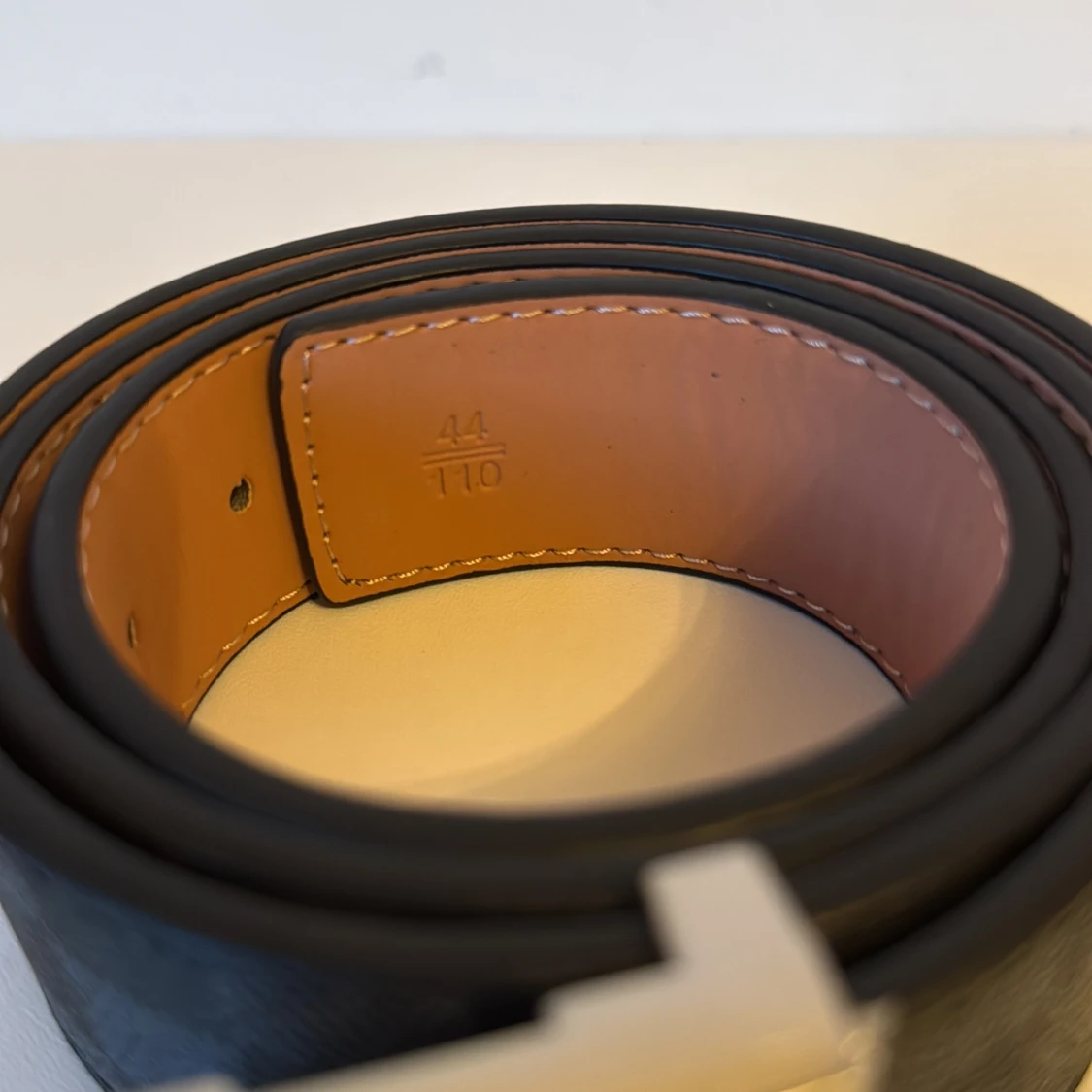 L och V svart rutigt bälte - 1