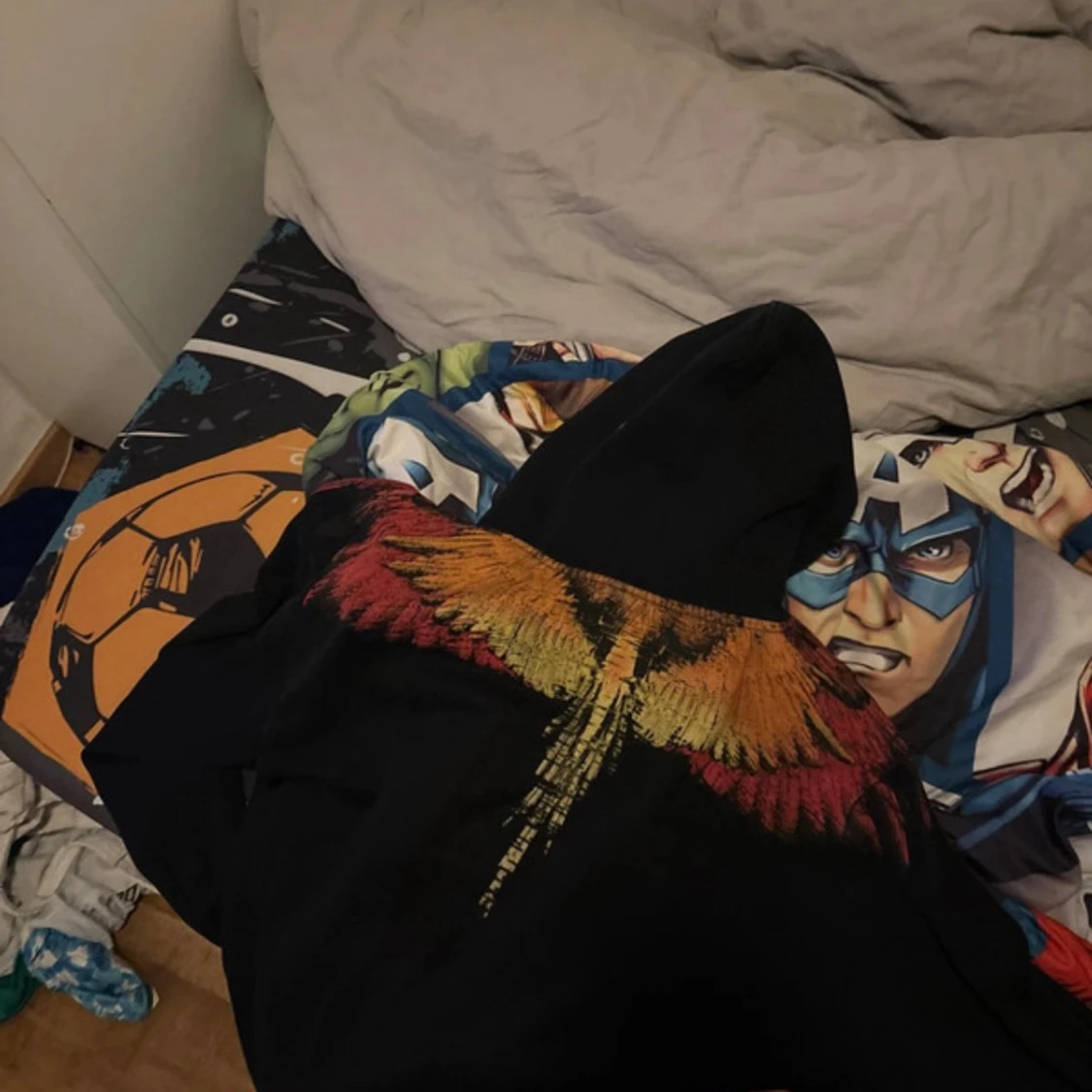 Marcelo Burlon svart hoodie med färgglada vingar - 1