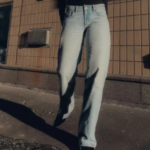 Zara jeans - Lågmidjade jeans från Zara, helt oanvända 