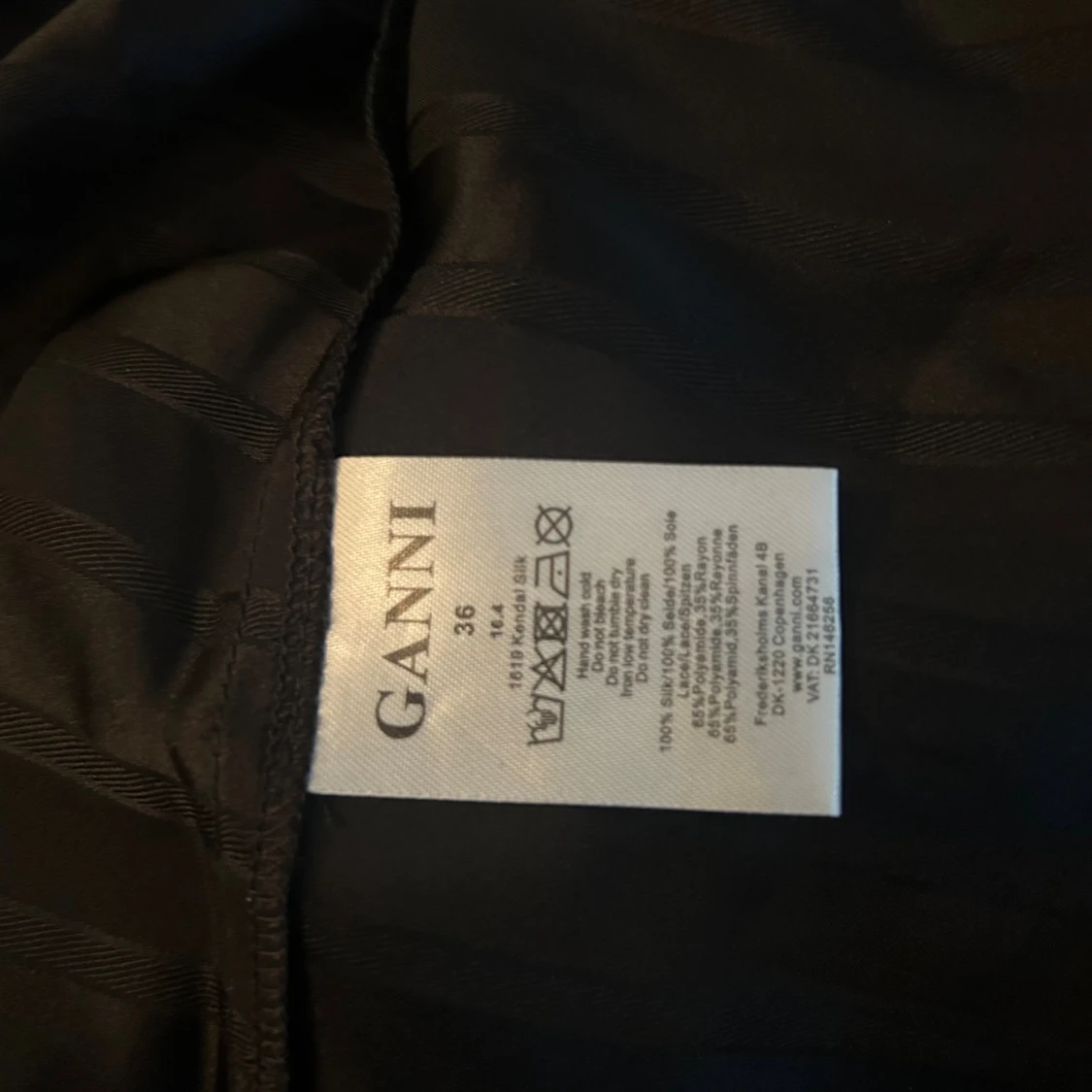 Leopardmönstrad silkesblus från Ganni