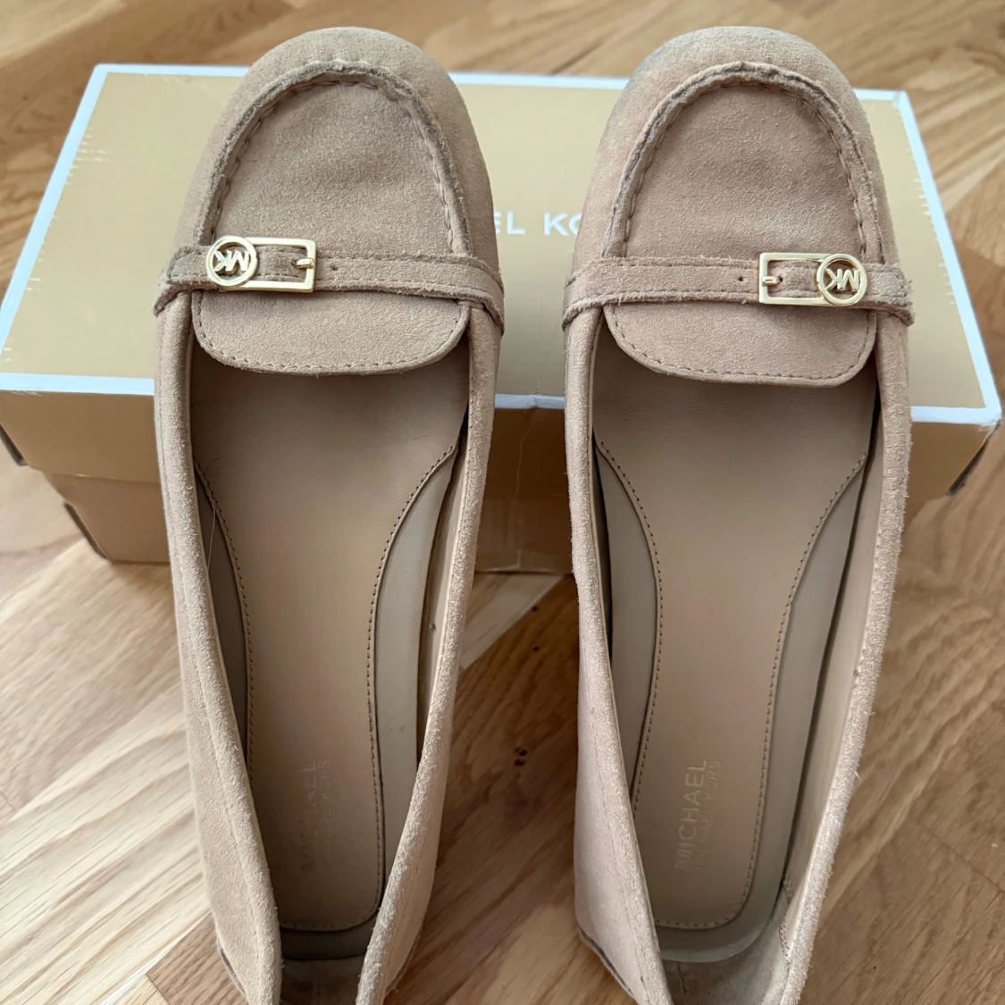 Beige mocka loafers Michael Kors