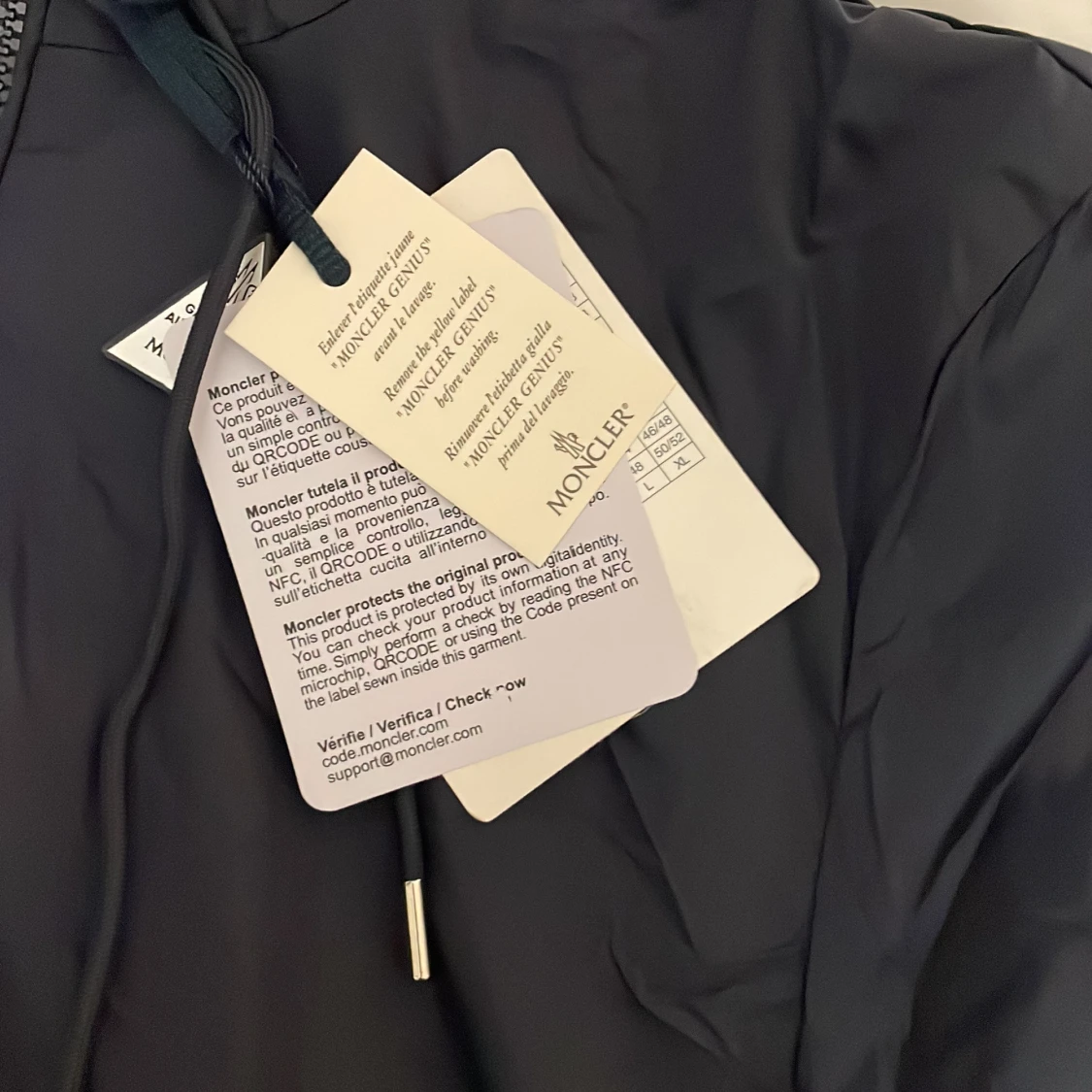 Mörkblå vindjacka från Moncler - 1