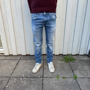 Replay Anbass jeans - Replay jeans - Modell: Anbass  - Storlek:  W30/L32 - skick: 9/10 - Nypris runt 2000kr 