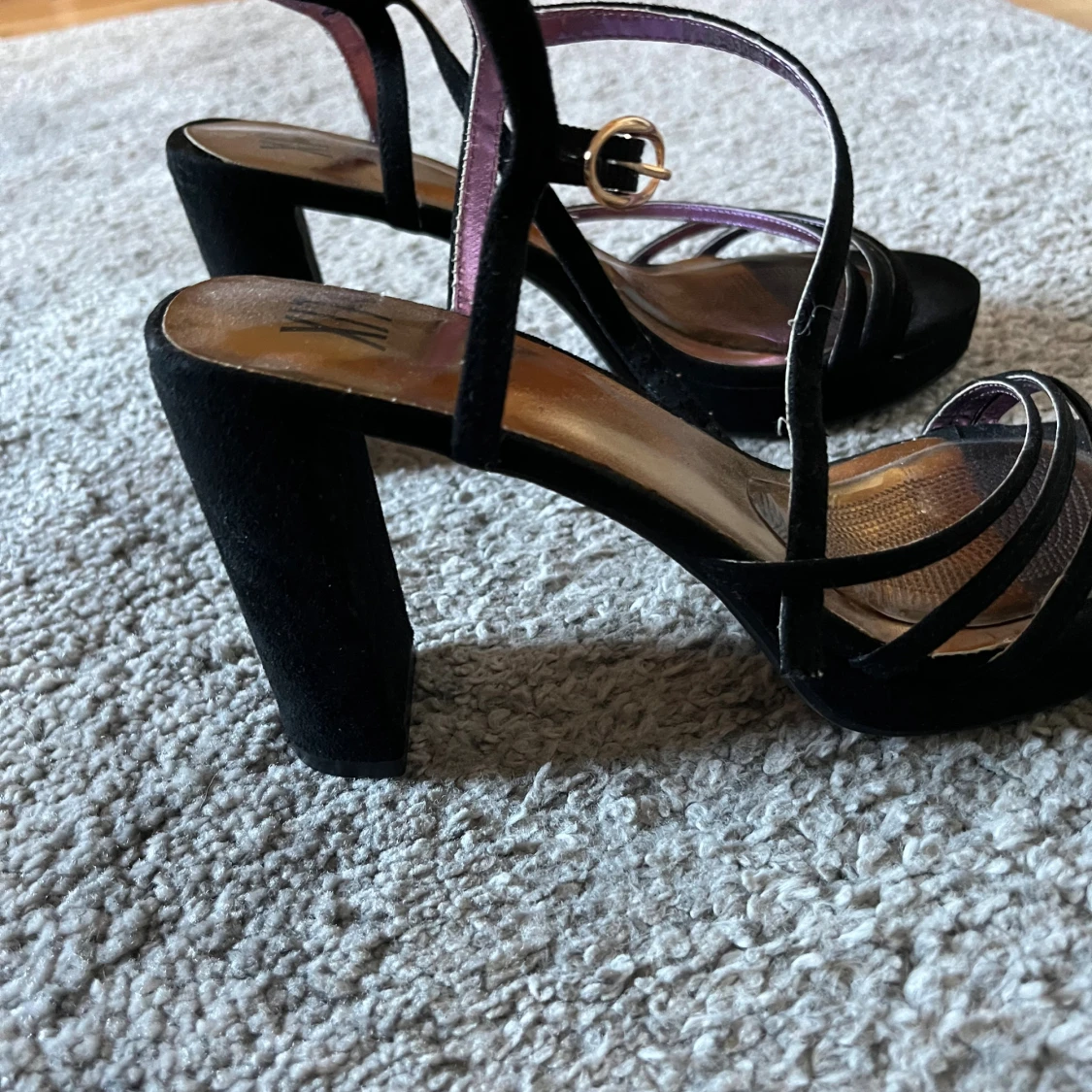 Svarta sandaler med blockklack från XIT - 1