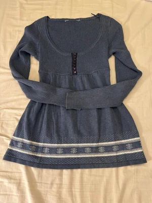 Vintage stickad babydoll top - Jag tror att det är från Hollister eller Abercrombie & fitch , men tyvärr finns det ingen varumärkesetikett, bara skötselrådet. du kan lägga upp bilden på Google för att kontrollera kvaliteten