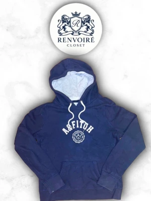 Abercrombie hoodie - Riktigt fet hoodie som jag säljer efter många minnen, passar någon 165-175!