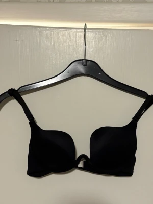 Bh 65A - En bh i 65A, pushup, anpassad till mindre bröst