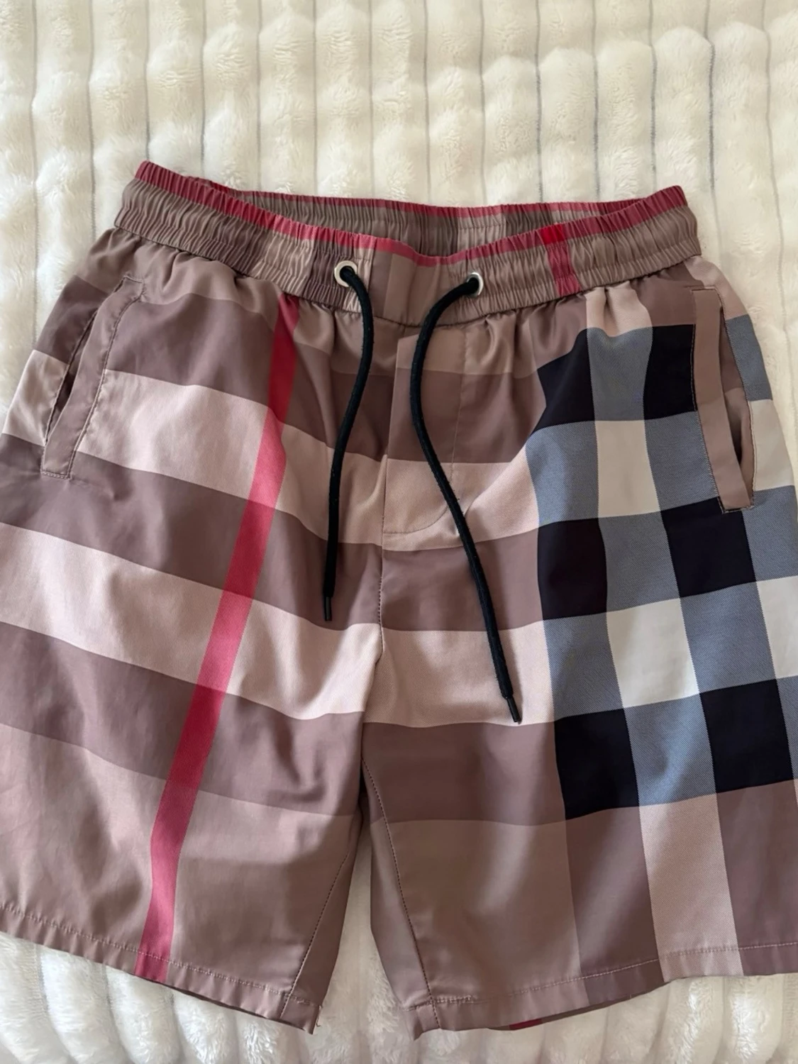 Rutig Burberry shorts med snörning - 2