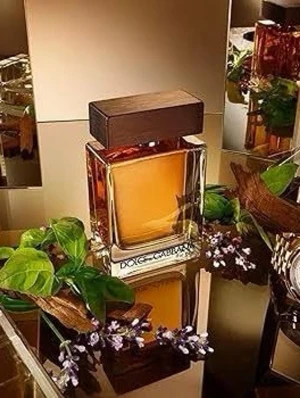 Elegant herrparfym från Dolce & Gabbana - Stilren herrdoft från Dolce & Gabbana the one edt från 25 kr för 1 ml 55kr för 2 ml 85 för 3 ml 130 för 5 ml 220 för 10 ml har bara 5 1 ml sampels en rull