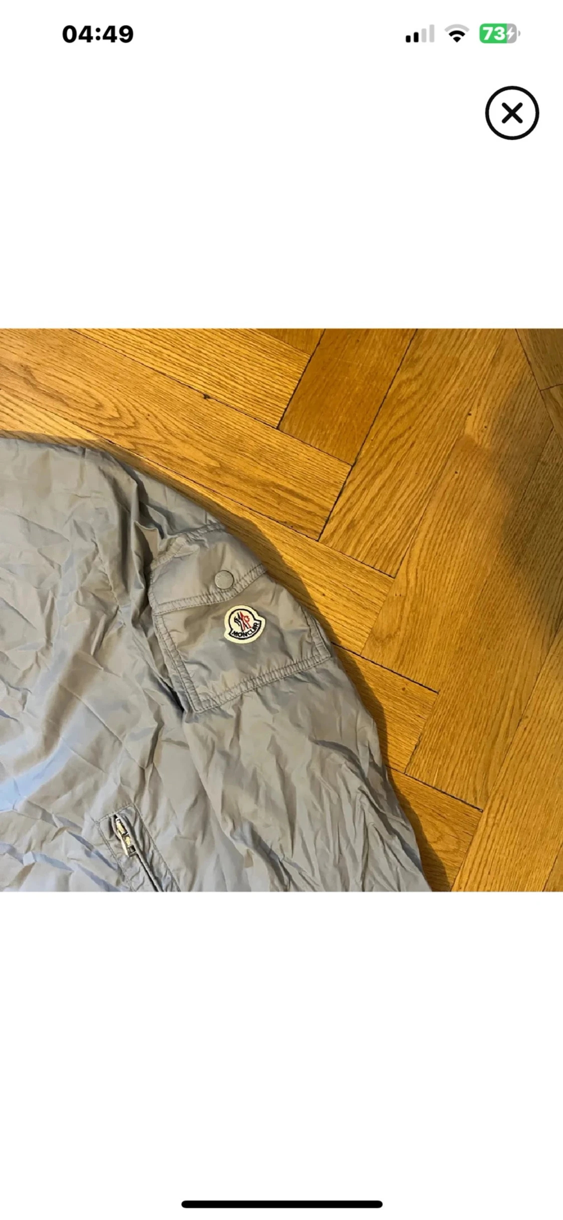 Grå vindjacka från Moncler med huva - 1