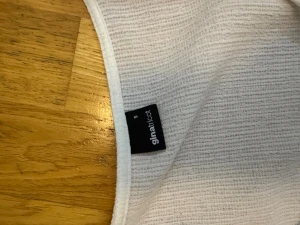 Vit Gina blus - En vit Gina trixig blus i storlek s men är som m i mycket bra skick