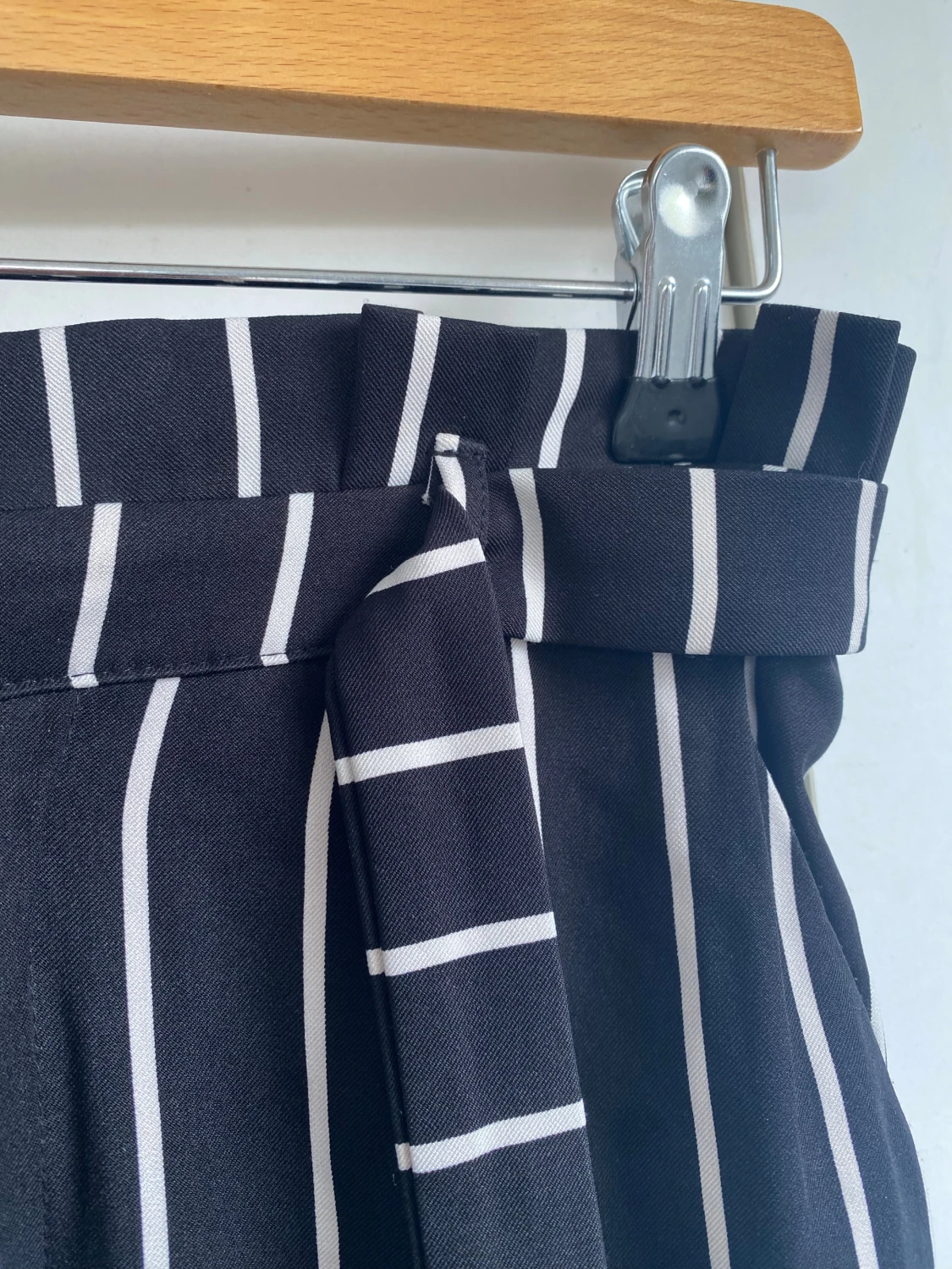 Svarta randiga byxor  - 2