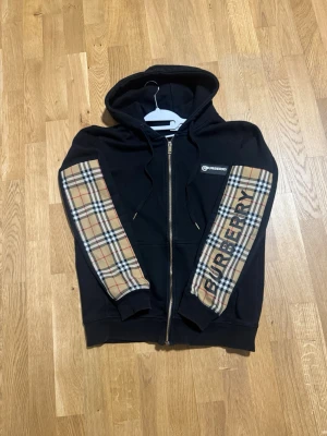 burberry kofta - Gott skick, Bra passform samt mycket unik