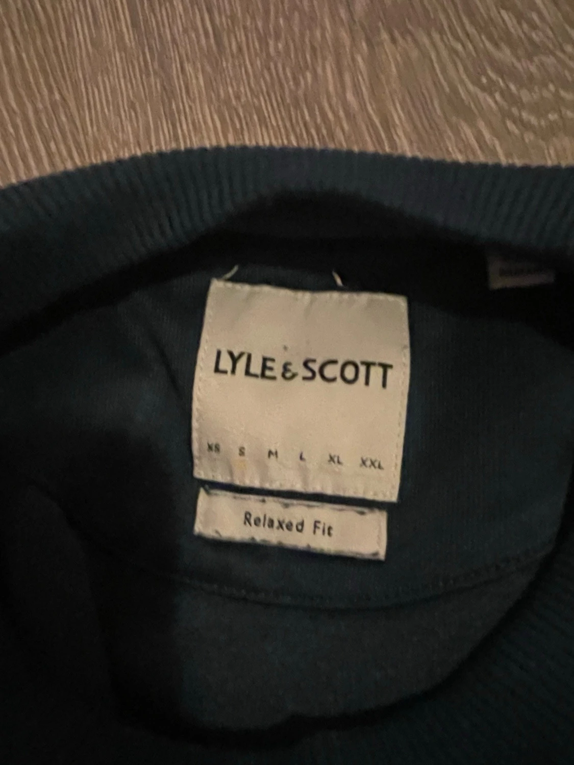 Mörkblå sweatshirt från Lyle & Scott - 3
