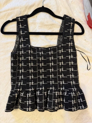 Topp från Zara  - Super söt topp från Zara 