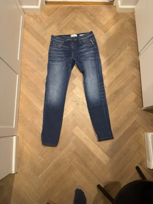 Replay ambass  - Storlek L34 W32 . 