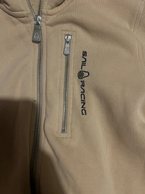 Beige sailracing kofta - Barnkofta från kidsbransstore, bra skick, i large