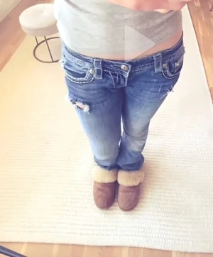 Miss me jeans  - Säljer ett par miss me jeans som ej kommit till användning och är för stora!🩷🩷🩷kan visa fler bilder och det är strl 38!! Jag är 168 och de sitter jättebra på mig!!💓💓