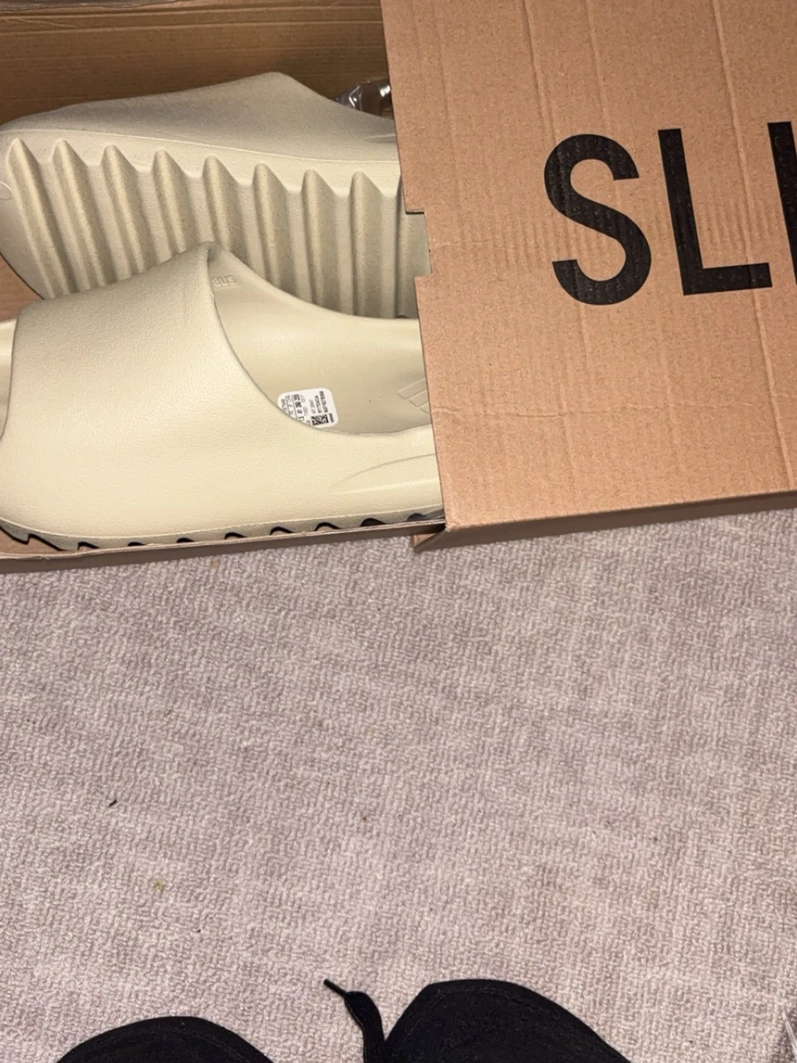 Beige Yeezy Slide tofflor - 2