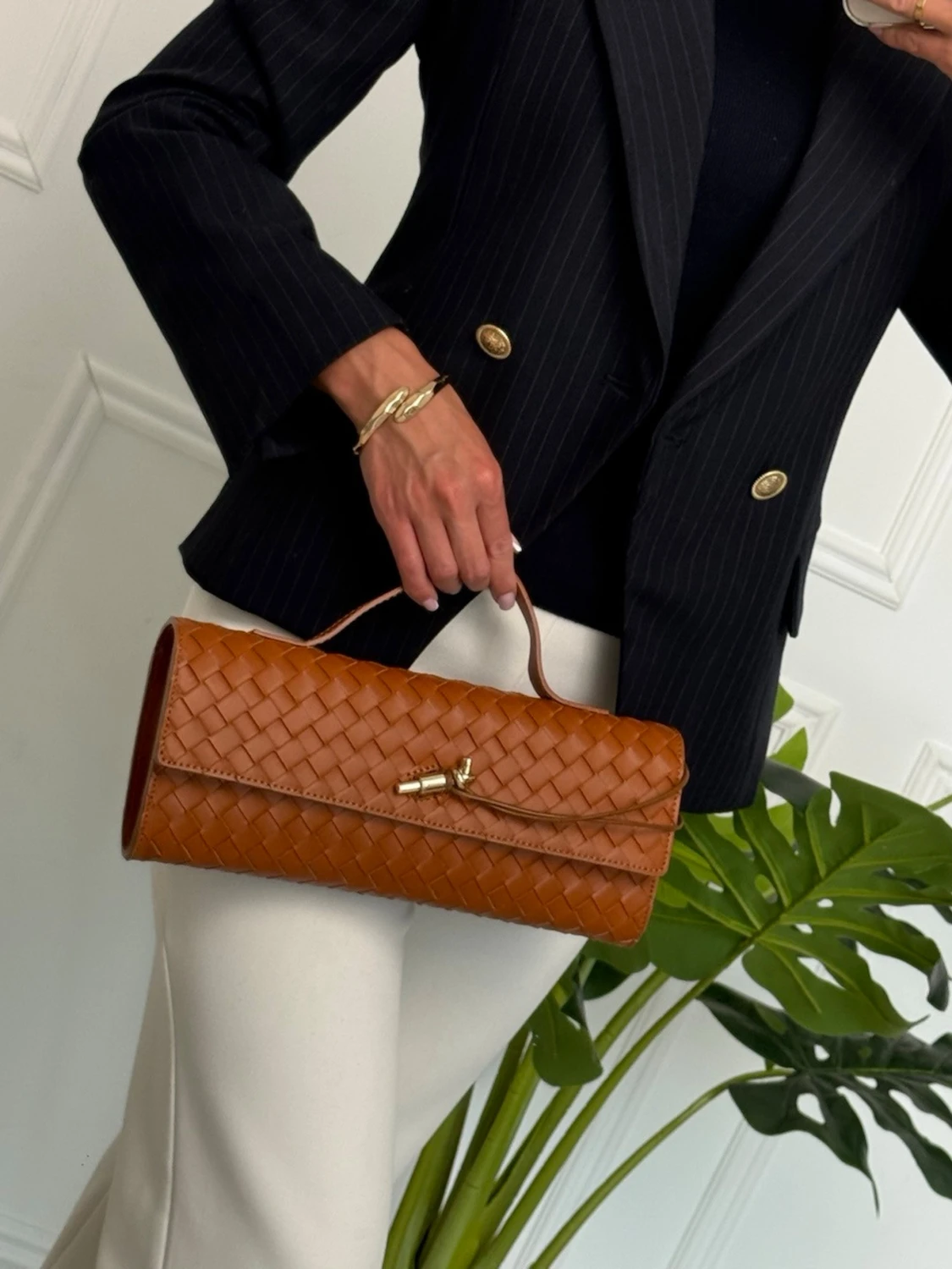 Crafted from premium 100% genuine Italian leather 🇮🇹 - 1