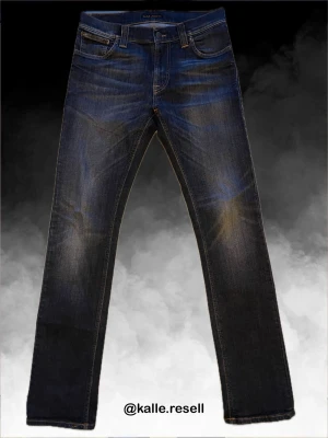 Nudie jeans - Säljer dessa nudie jeans. De är i modellen ”Thin finn” och är i storlek W31 L34. Mått - Längd 105cm, midja 38cm