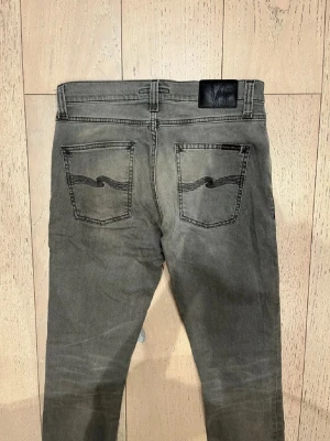 Nudie Lean Dean - Säljer dessa tvär feta nudie lean dean storlek W28 L30