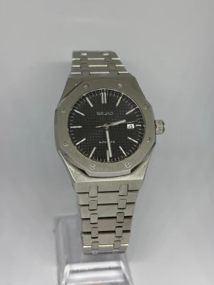 Seiko Mod - Säljer denna fina Seiko Mod i bra skick.            Urverk: Seiko NH35                                          Glas: Safir                                                          Skriv om ni har fler frågor!